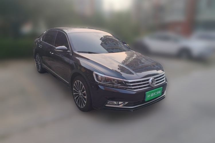 Used Volkswagen Passat 2017 330TSI DSG Luxury Edition Front Right 45 Deg