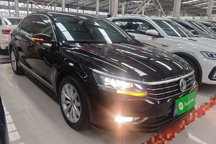 Used Volkswagen Passat 2017 330TSI DSG Luxury Edition Front Right 45 Deg