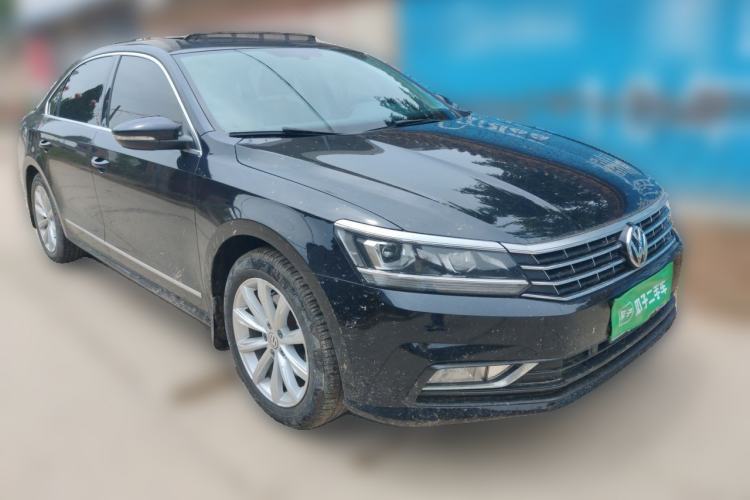Used Volkswagen Passat 2017 330TSI DSG Luxury Edition Front Right 45 Deg