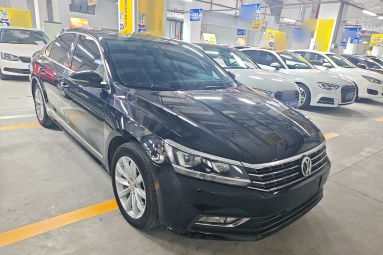 Used Volkswagen Passat 2017 330TSI DSG Luxury Edition Front Right 45 Deg
