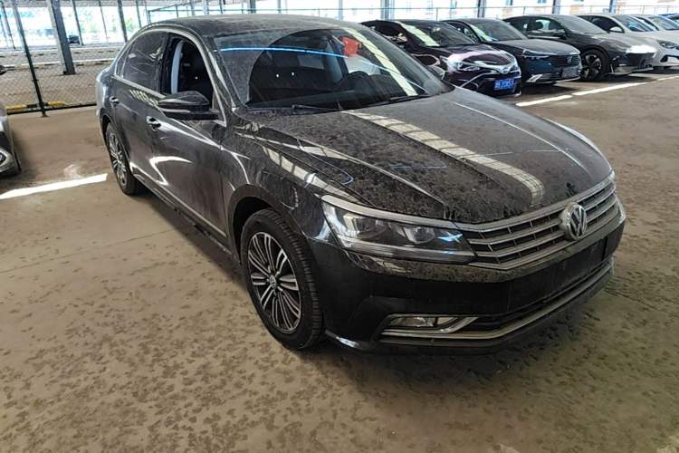 Used Volkswagen Passat 2017 330TSI DSG Prestige Edition Front Right 45 Deg