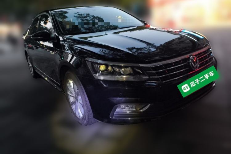 Used Volkswagen Passat 2017 330TSI DSG Luxury Edition Front Right 45 Deg