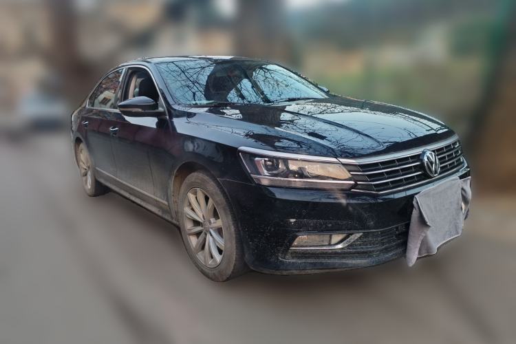 Used Volkswagen Passat 2017 330TSI DSG Luxury Edition Front Right 45 Deg