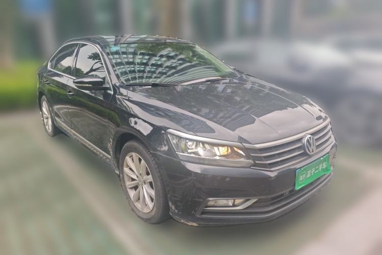 Used Volkswagen Passat 2017 330TSI DSG Luxury Edition Front Right 45 Deg