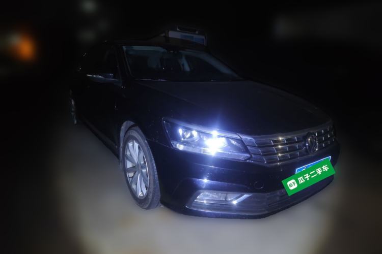 Used Volkswagen Passat 2017 330TSI DSG Luxury Edition Front Right 45 Deg