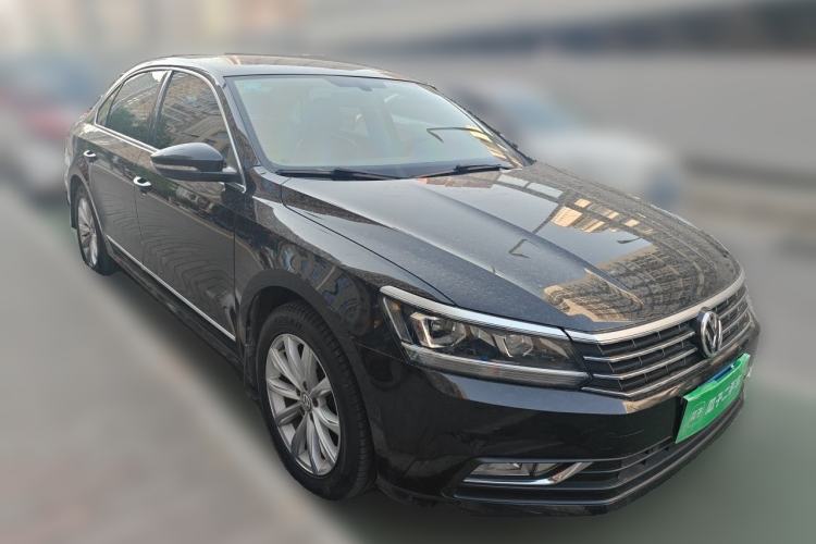 Used Volkswagen Passat 2017 330TSI DSG Luxury Edition Front Right 45 Deg