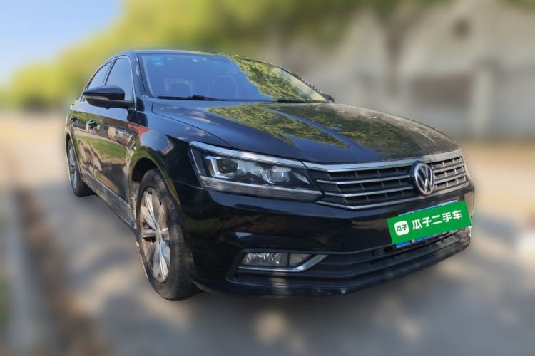 Used Volkswagen Passat 2017 330TSI DSG Luxury Edition Front Right 45 Deg