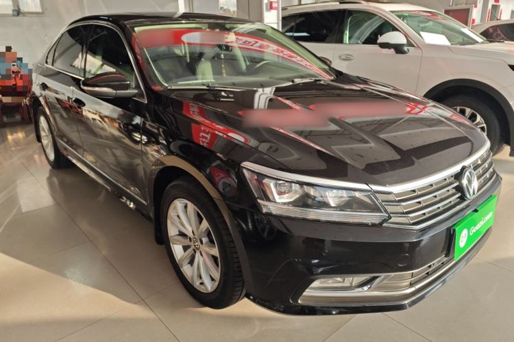 Used Volkswagen Passat 2017 330TSI DSG Luxury Edition Front Right 45 Deg