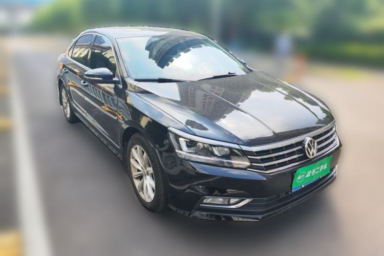 Used Volkswagen Passat 2017 330TSI DSG Luxury Edition Front Right 45 Deg