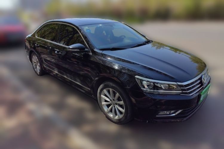 Used Volkswagen Passat 2017 330TSI DSG Luxury Edition Front Right 45 Deg
