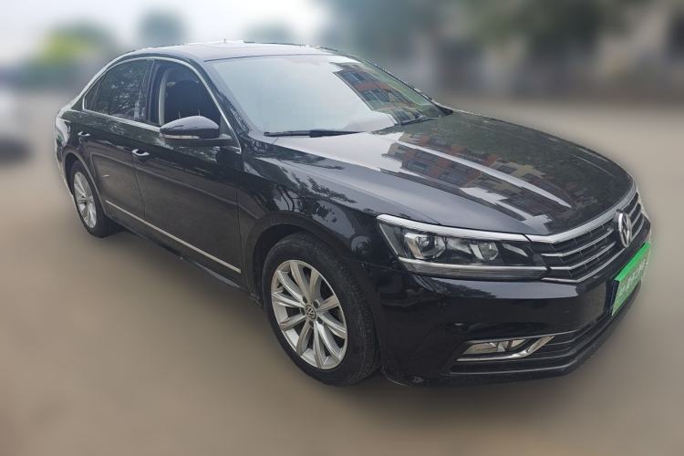 Used Volkswagen Passat 2017 330TSI DSG Luxury Edition Front Right 45 Deg