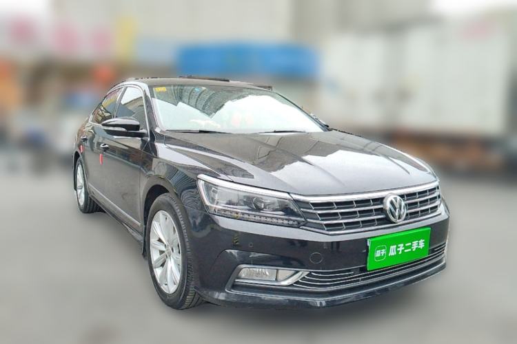 Used Volkswagen Passat 2017 330TSI DSG Luxury Edition Front Right 45 Deg