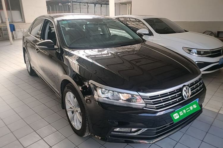 Used Volkswagen Passat 2017 330TSI DSG Luxury Edition Front Right 45 Deg
