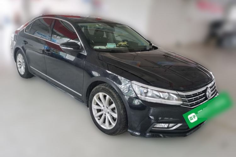 Used Volkswagen Passat 2017 330TSI DSG Luxury Edition Front Right 45 Deg