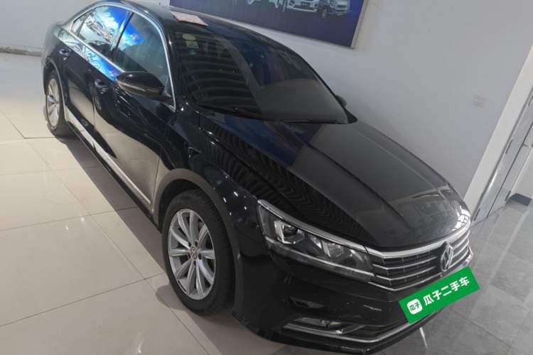 Used Volkswagen Passat 2017 330TSI DSG Luxury Edition Front Right 45 Deg