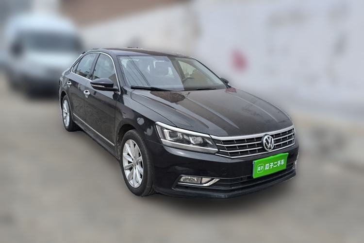 Used Volkswagen Passat 2017 330TSI DSG Luxury Edition Front Right 45 Deg
