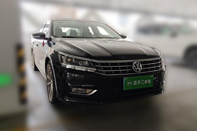 Used Volkswagen Passat 2017 330TSI DSG Luxury Edition Front Right 45 Deg