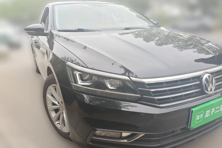 Used Volkswagen Passat 2017 330TSI DSG Luxury Edition Front Right 45 Deg