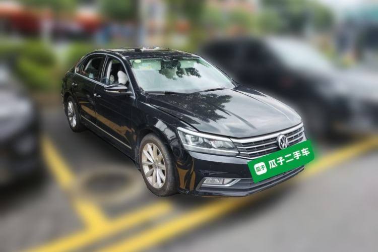 Used Volkswagen Passat 2017 280TSI DSG Luxury Edition Front Right 45 Deg