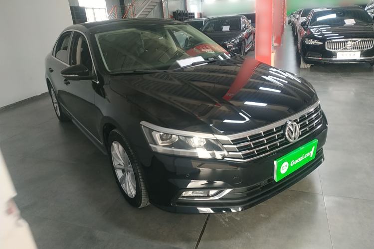 Used Volkswagen Passat 2017 330TSI DSG Luxury Edition Front Right 45 Deg