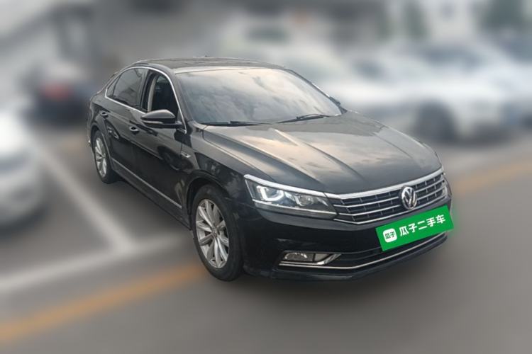 Used Volkswagen Passat 2017 330TSI DSG Luxury Edition Front Right 45 Deg