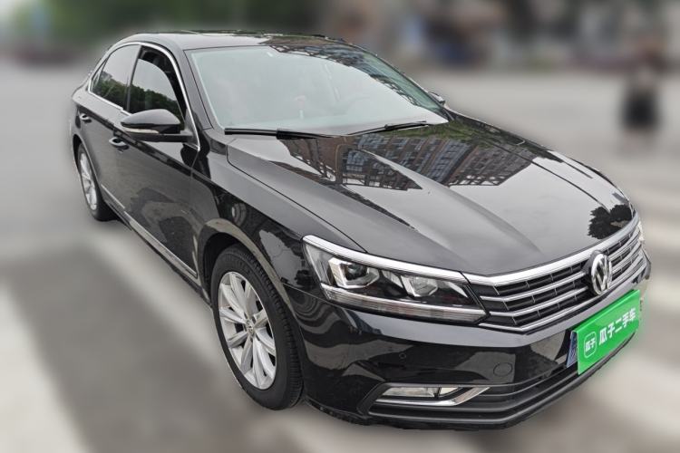 Used Volkswagen Passat 2017 330TSI DSG Luxury Edition Front Right 45 Deg