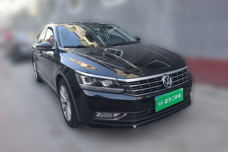 Used Volkswagen Passat 2017 330TSI DSG Luxury Edition Front Right 45 Deg