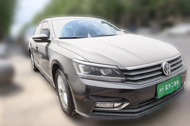 Used Volkswagen Passat 2017 280TSI DSG Luxury Edition Front Right 45 Deg