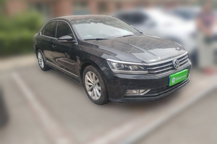 Used Volkswagen Passat 2017 330TSI DSG Luxury Edition Front Right 45 Deg