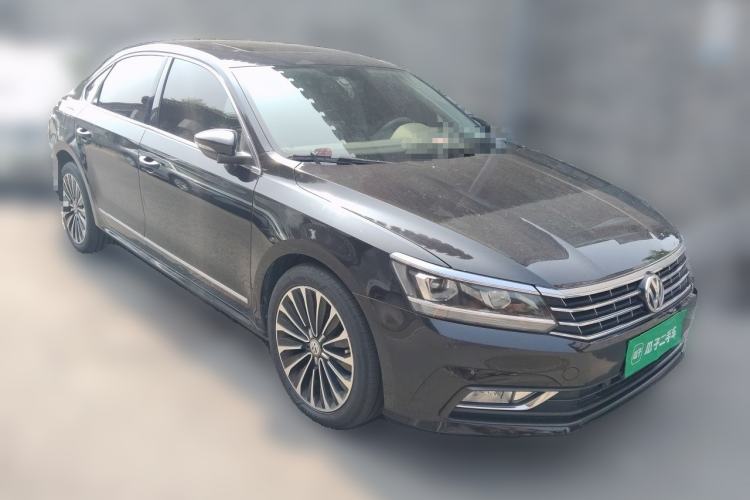 Used Volkswagen Passat 2017 330TSI DSG Luxury Edition Front Right 45 Deg