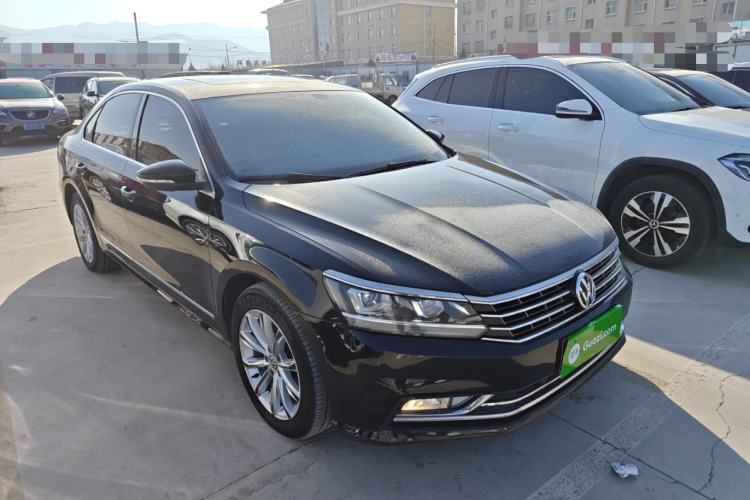 Used Volkswagen Passat 2017 330TSI DSG Luxury Edition Front Right 45 Deg