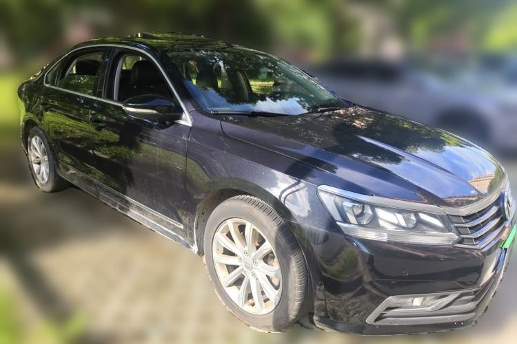Used Volkswagen Passat 2017 330TSI DSG Luxury Edition Front Right 45 Deg