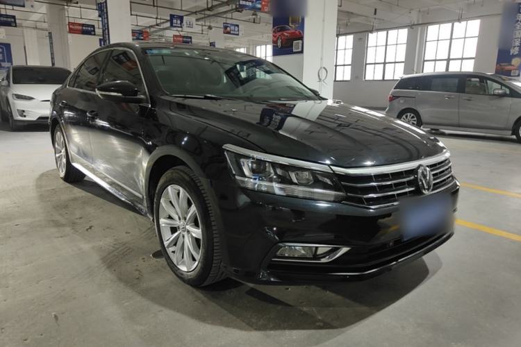 Used Volkswagen Passat 2017 330TSI DSG Luxury Edition Front Right 45 Deg
