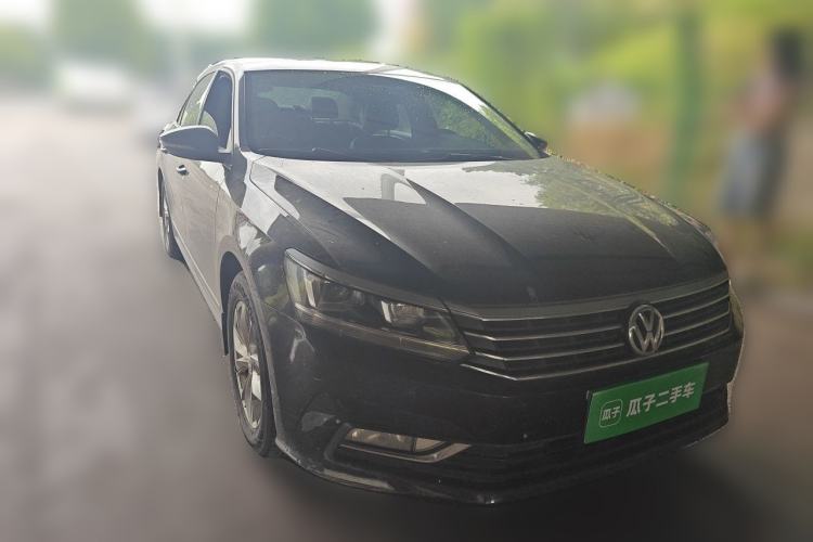 Used Volkswagen Passat 2017 280TSI DSG Luxury Edition Front Right 45 Deg