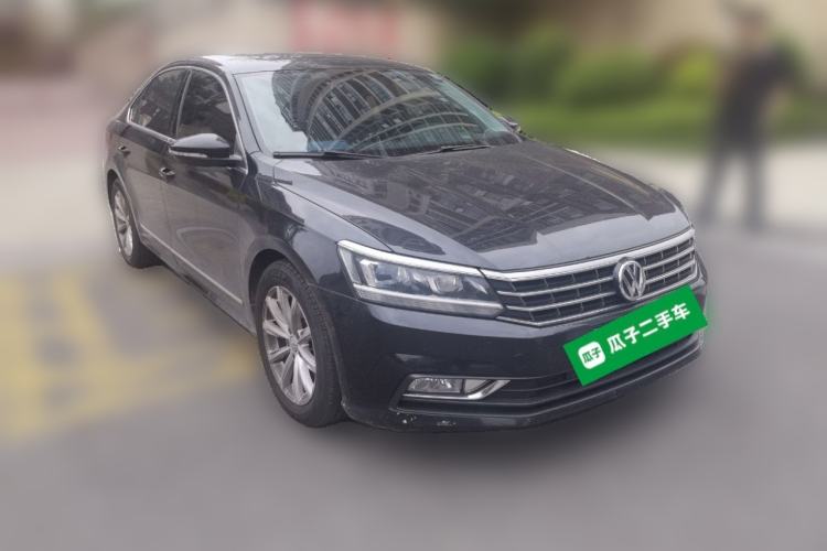 Used Volkswagen Passat 2017 330TSI DSG Luxury Edition Front Right 45 Deg