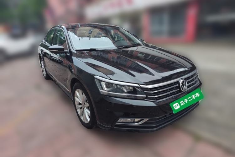 Used Volkswagen Passat 2017 330TSI DSG Luxury Edition Front Right 45 Deg