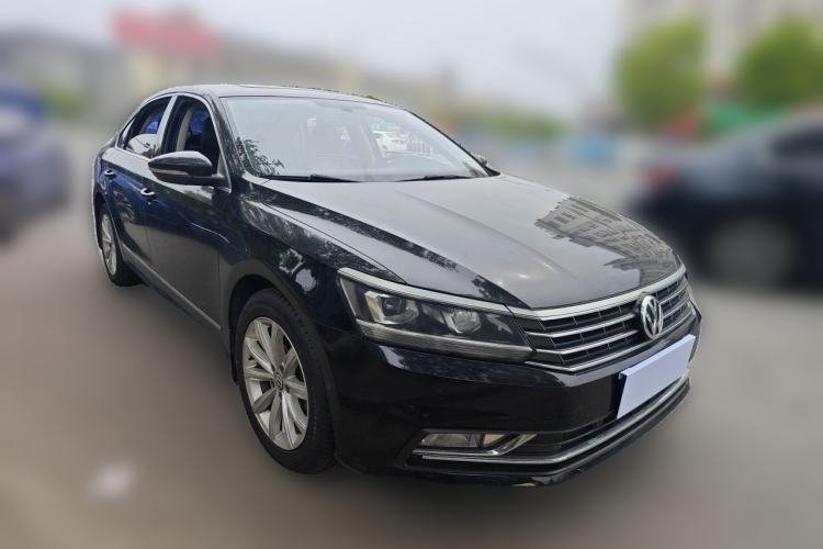 Used Volkswagen Passat 2017 330TSI DSG Luxury Edition Front Right 45 Deg
