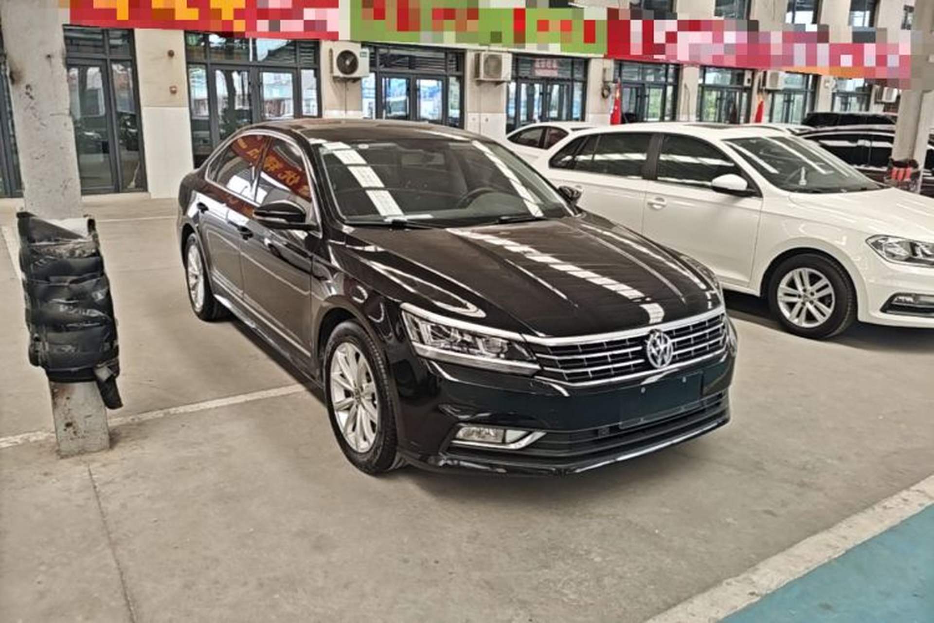 Used Volkswagen Passat 2017 330TSI DSG Luxury Edition Front Right 45 Deg