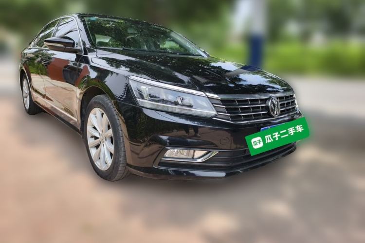 Used Volkswagen Passat 2017 330TSI DSG Luxury Edition Front Right 45 Deg