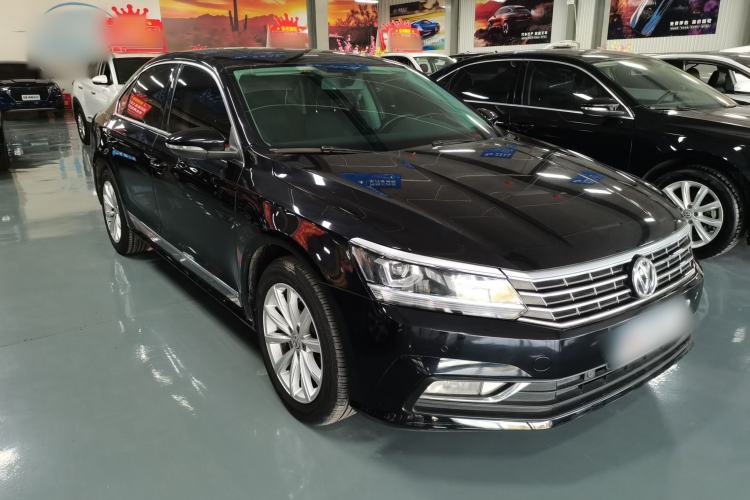 Used Volkswagen Passat 2017 330TSI DSG Luxury Edition Front Right 45 Deg