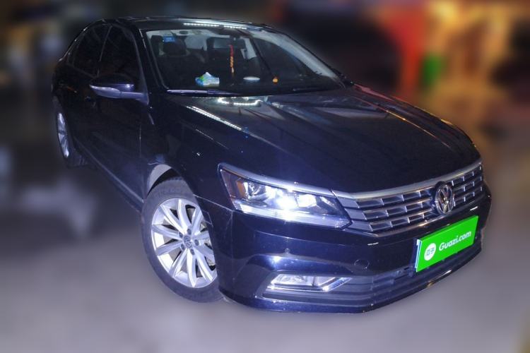 Used Volkswagen Passat 2017 330TSI DSG Luxury Edition Front Right 45 Deg