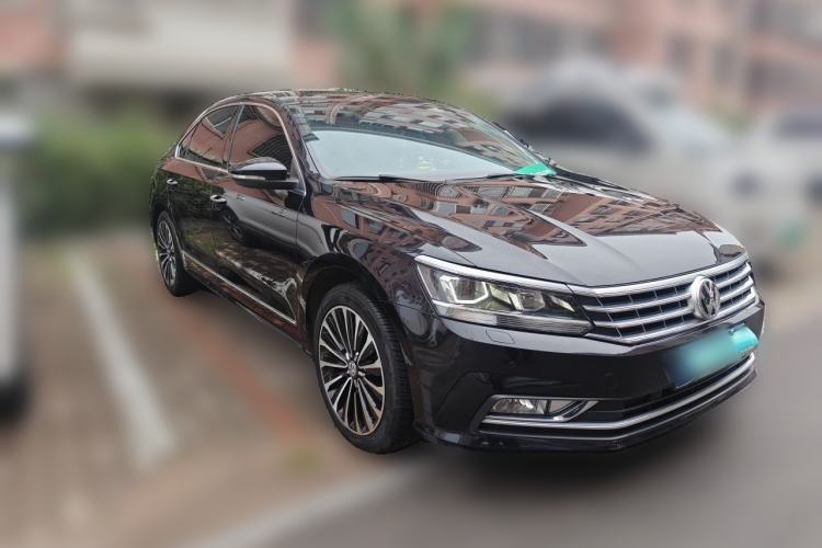 Used Volkswagen Passat 2017 330TSI DSG Prestige Edition Front Right 45 Deg