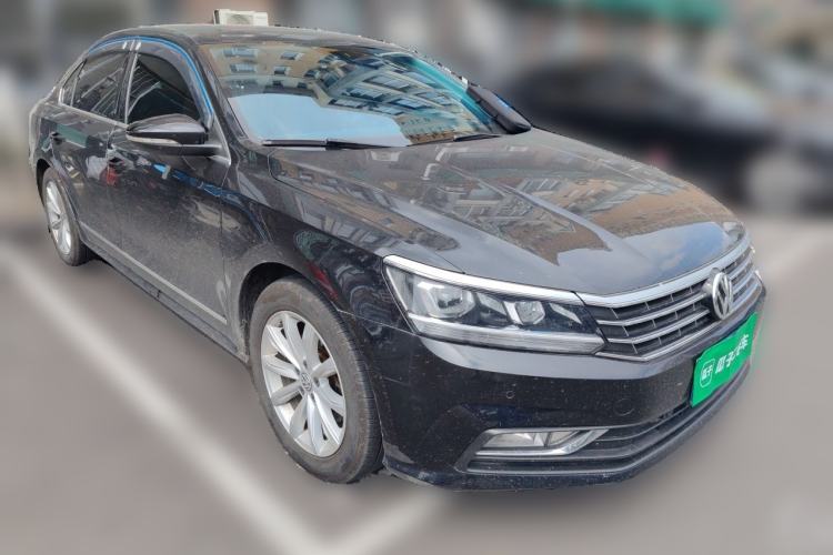 Used Volkswagen Passat 2017 330TSI DSG Luxury Edition Front Right 45 Deg
