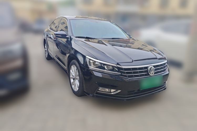 Used Volkswagen Passat 2017 330TSI DSG Luxury Edition Front Right 45 Deg