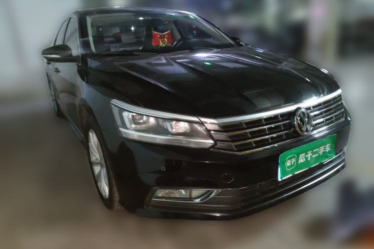Used Volkswagen Passat 2017 330TSI DSG Luxury Edition Front Right 45 Deg