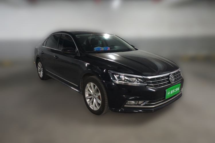 Used Volkswagen Passat 2017 330TSI DSG Luxury Edition Front Right 45 Deg
