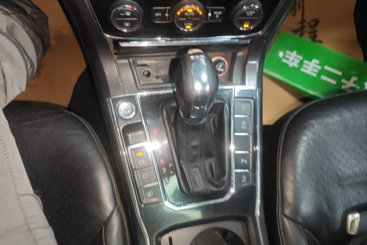 Used Volkswagen Passat 2017 330TSI DSG Prestige Edition Gear Lever