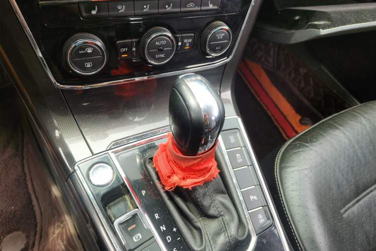 Used Volkswagen Passat 2017 330TSI DSG Prestige Edition Gear Lever