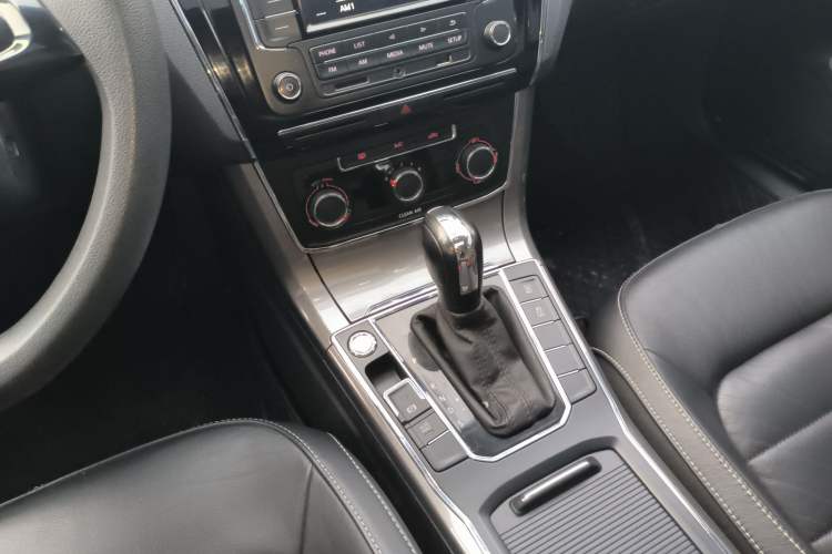 Used Volkswagen Passat 2017 1.8TSI DSG Government Procurement Version (CEA Engine) Gear Lever