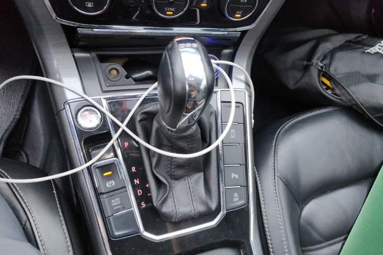 Used Volkswagen Passat 2017 280TSI DSG Luxury Edition Gear Lever
